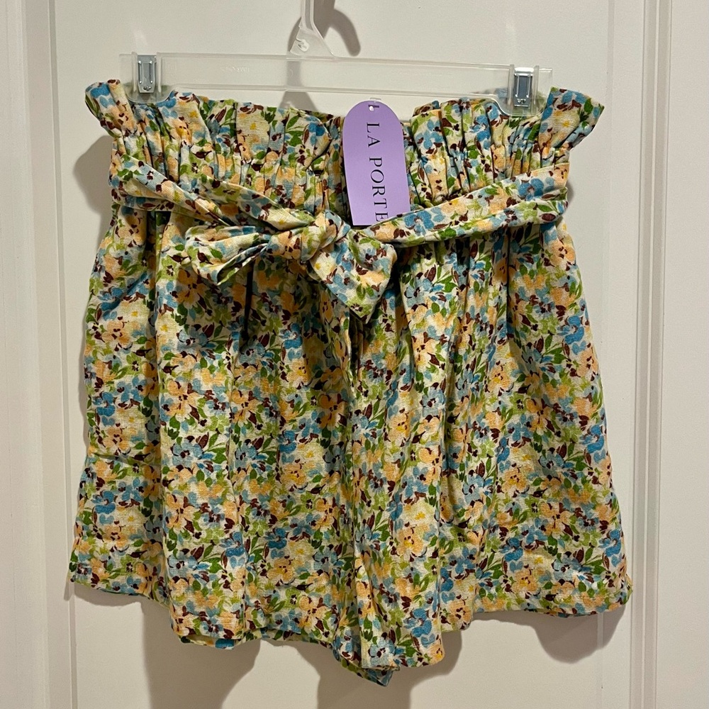 NWT La Porte Linen High Waisted Paper Bag Shorts, Floral, S